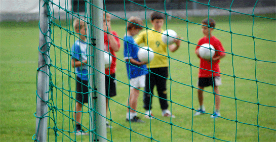 Треньори от Атлетико Мадрид ще тренират деца на футболен кампус Бургас