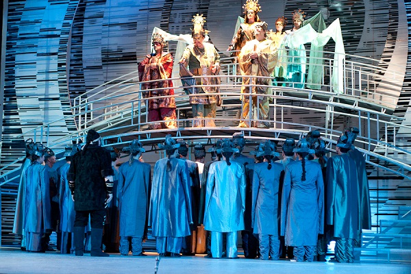 Големият Бойко Цветанов пее „Винчеро” за почитателите на операта в Бургас