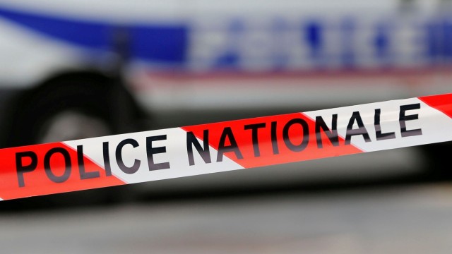 Двама загинали и един ранен при нападение с нож във Франция