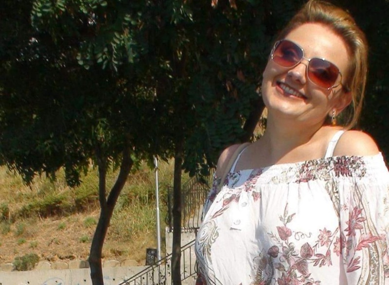 Журналист по призвание и художник по душа. Това е именичката Марина Костова