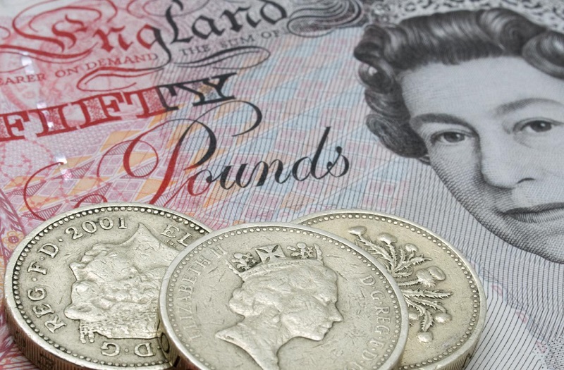 Колекционери усилено търсят монети и банкноти с лика на Елизабет II