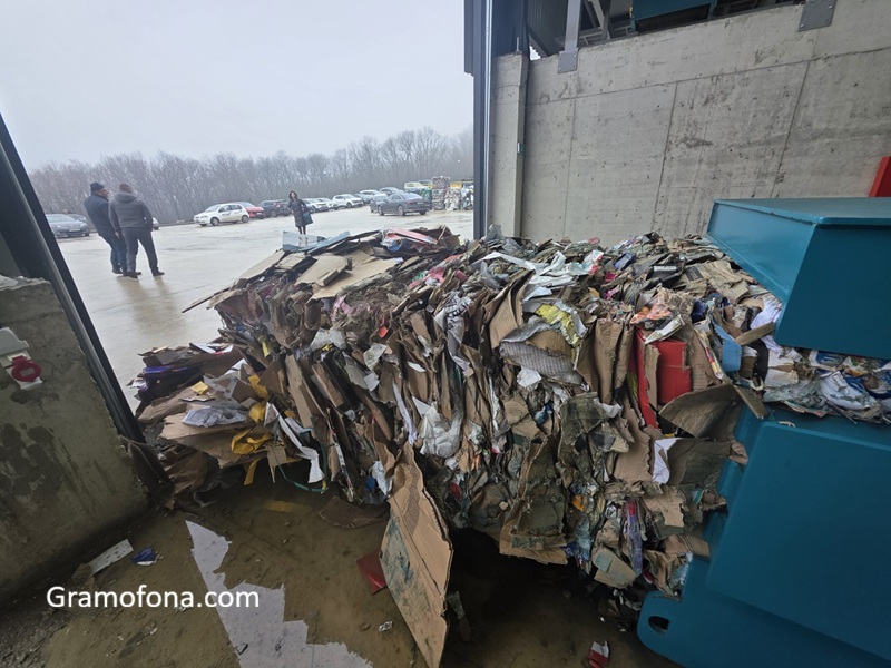 Вижте как работи новата сепарираща инсталация за отпадъци