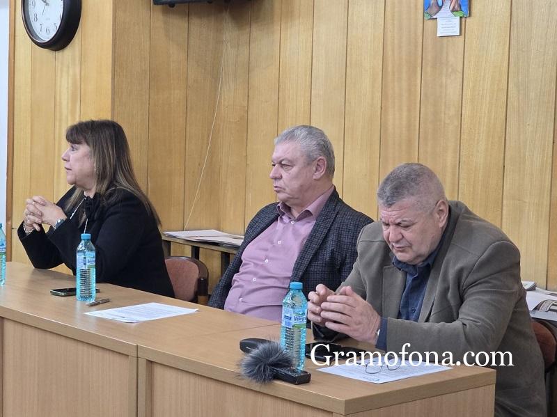 Държавата нямало май да строи център за мигранти в Средец, а само предлагала да има такъв