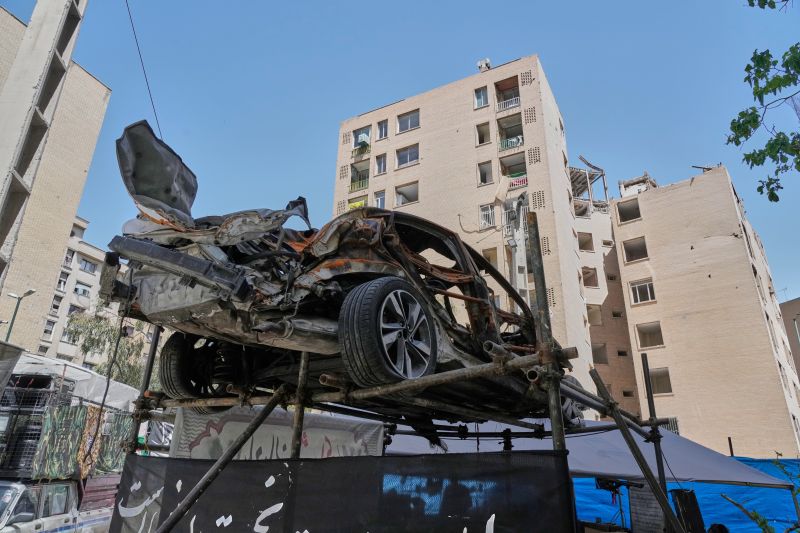 Бомбен атентат в Техеран, трима са ранени