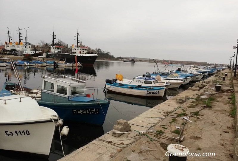 Ремонт на рибарското пристанище в Созопол ще има, ако се реши как без понтони могат да се увеличат лодкостоянките