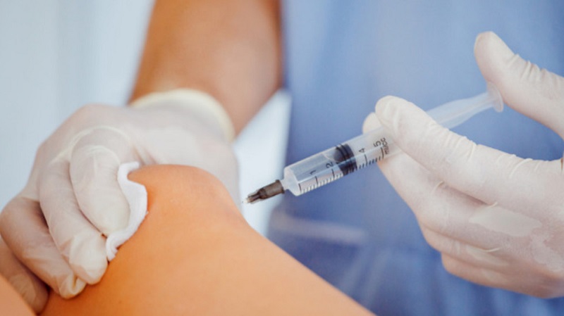 Първите безплатни противогрипни ваксини за възрастните хора пристигат следващата седмица