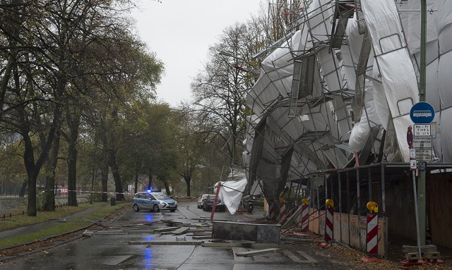 Жертвите на урагана Херварт в Европа вече са 6