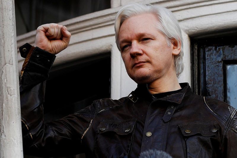 Арестуваха основателя на Уикилийкс