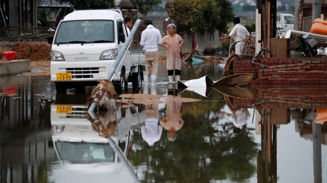 Над 200 жертви на наводненията в Япония