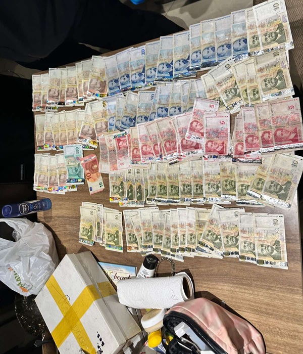 Полицията в Бургас задържа трима за наркотици