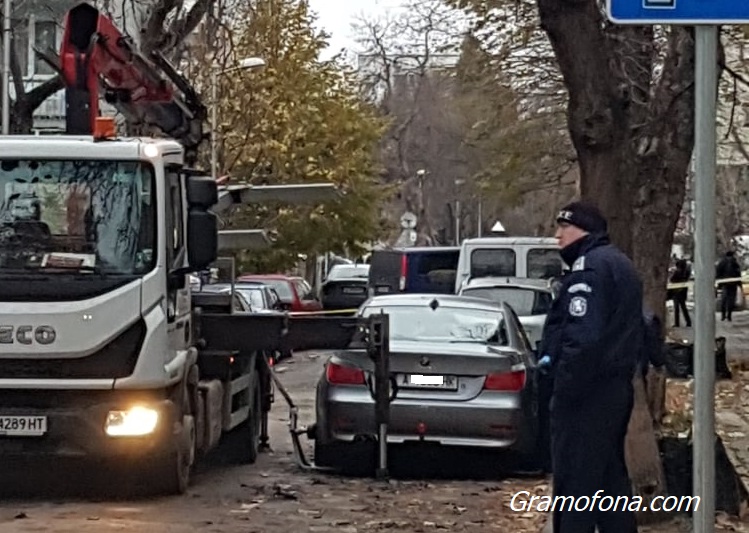 Вдигнаха бургаска кола от мястото на тройното убийство във Варна