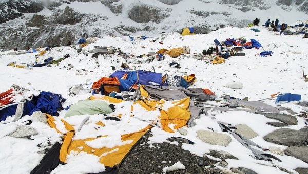 Откриха телата на 50 алпинисти, загинали в планините на Непал