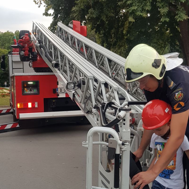 Деца от Варна станаха огнеборци
