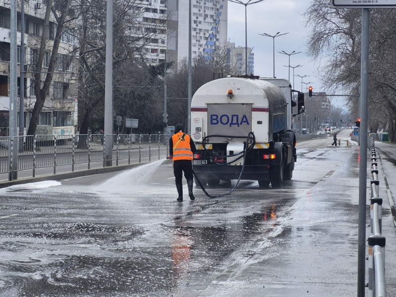Излъскаха до блясък „Демокрация“, връщайте автомобилите