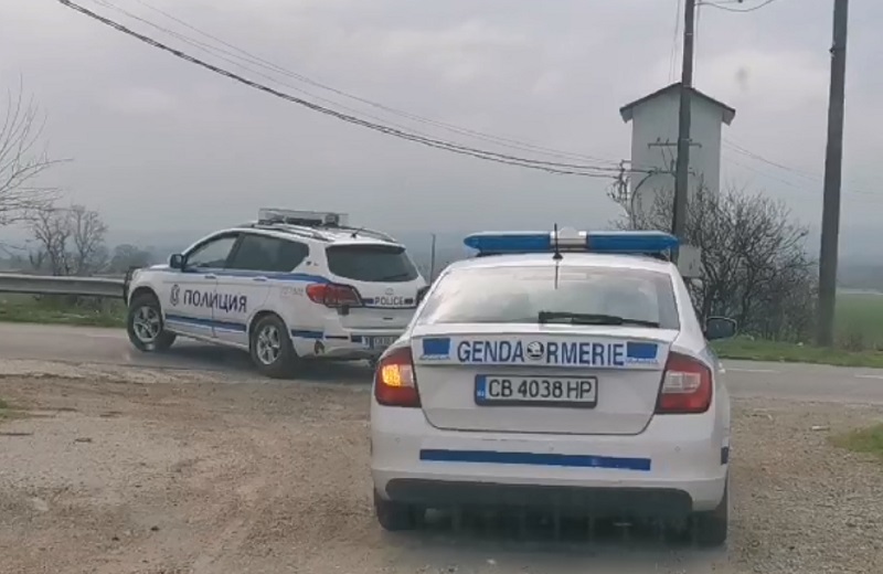 Трима задържани за купуване на гласове в Бургаско, полицията проверява още сигнали