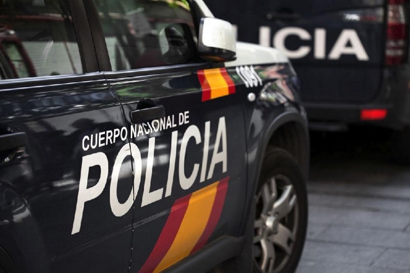 Камион се вряза в полицейски пункт в Испания, шестима души загинаха
