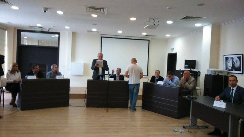 Две трети от абитуриентите готови да напуснат България