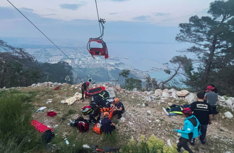 128 души са спасени досега след инцидента с лифта в Анталия