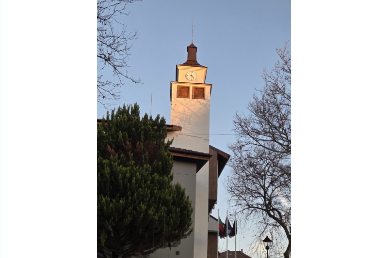 Часовникът на общинската кула в Созопол оповестява часа с мелодия