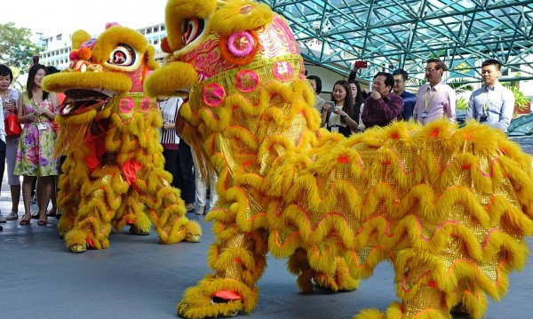 Близо 2 милиарда души по света отбелязват Китайската Нова година