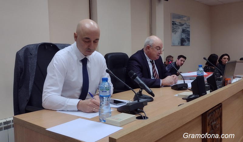 И кметът, и местният парламент в Созопол се обявиха срещу перките в морето
