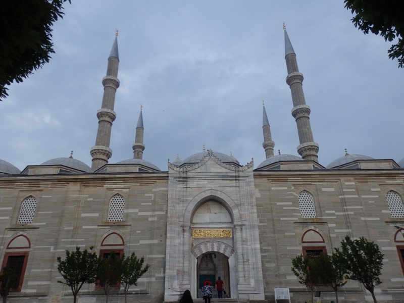 Джамия в Истанбул се превърна в хранителен магазин