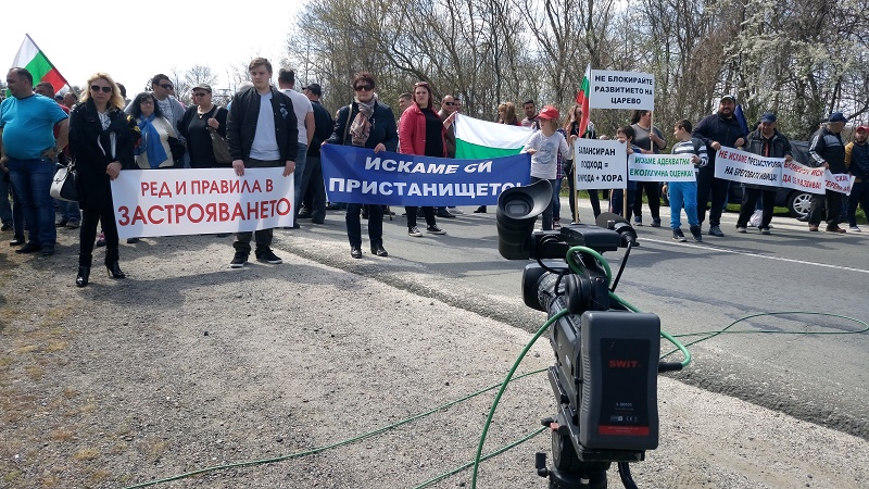 Христо Гърбов на протест, мечтае си за къща с кокошарник край Лозенец