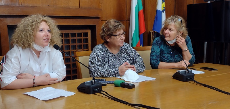Сградата на УМБАЛ-Бургас светва в зелено на Европейския ден на донорството