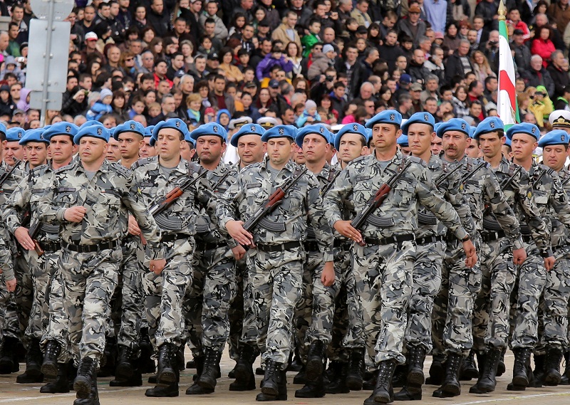 Нов скандал с печалния парад на Българската армия