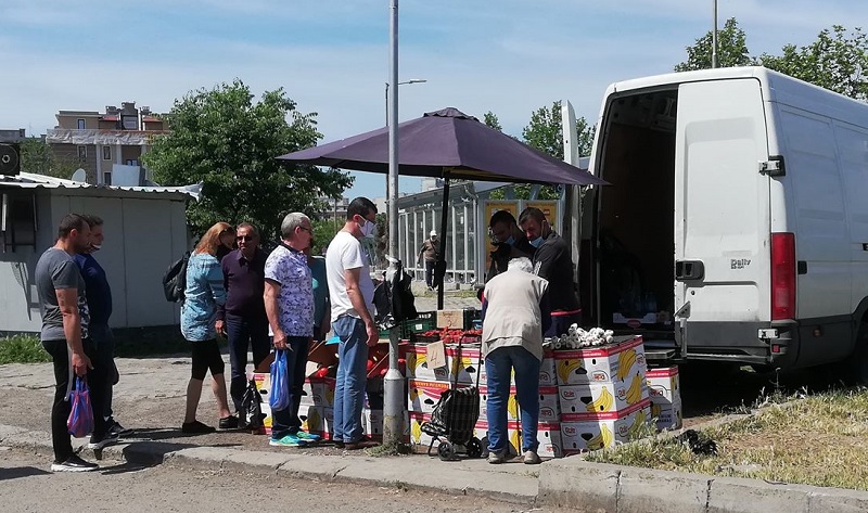 Търговци от пазар „Велека“ се оплакват от нелоялна конкуренция