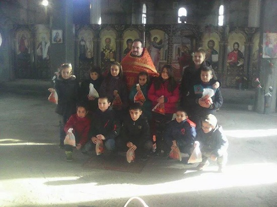 Деца бяха първите полазници в храма "Св. Николай Чудотворец"
