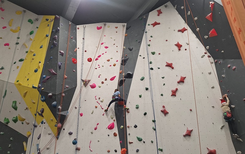 Голямо коледно катерене на стена в Средец