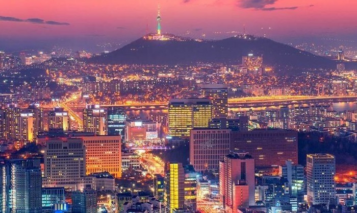 Камион се вряза в пазар в Южна Корея, има жертви и ранени