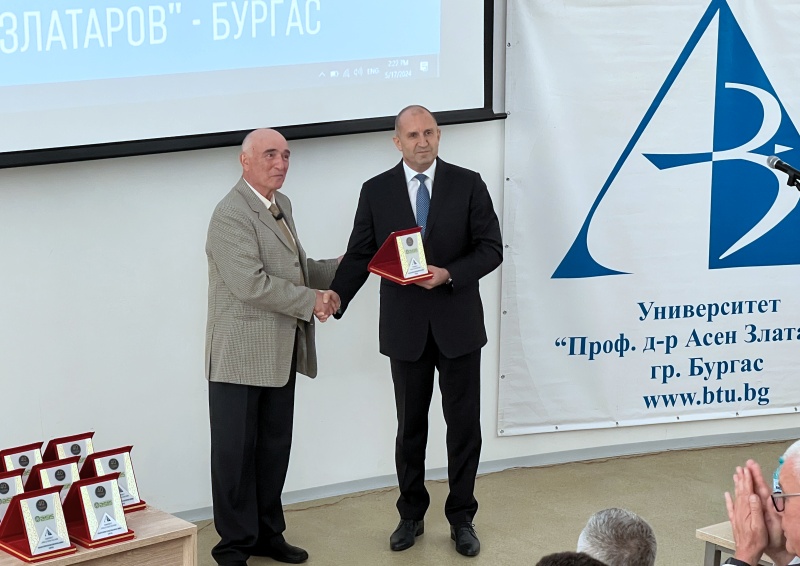 Лабораторията по математична химия на Бургаския държавен университет стана на 40 години
