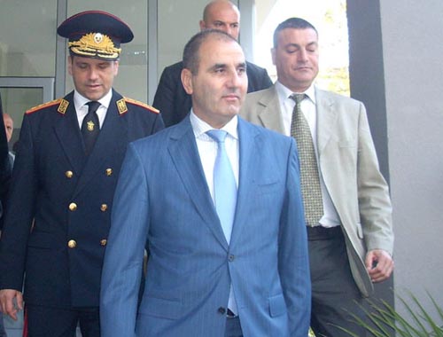 На първа инстанция: 4 години затвор за Цветанов