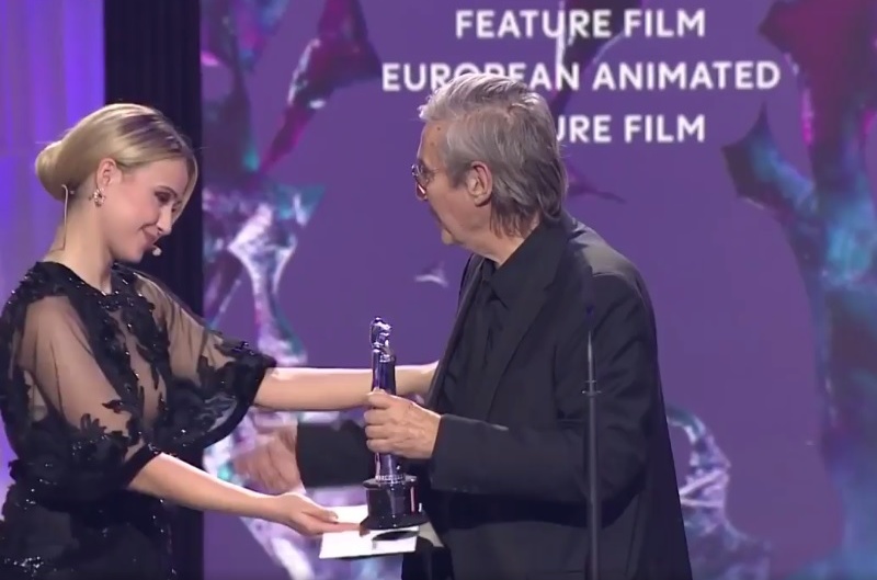 Мария Бакалова блести на Европейските филмови награди за 2022 г. (СНИМКИ)