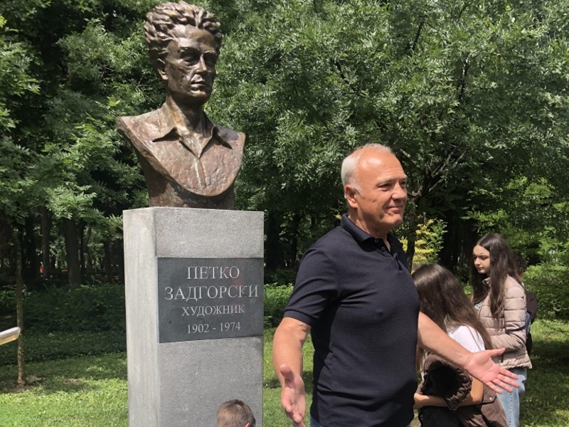 Откриха паметник на Петко Задгорски в Бургас