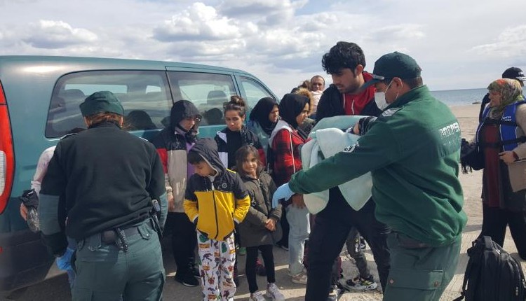 Спасиха 38 мигранти в лодка край Шабла
