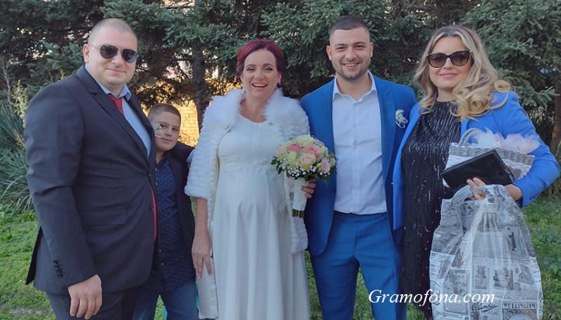 Искра и Борис от Бургас са единствените, които се венчаха в Деня на християнското семейство