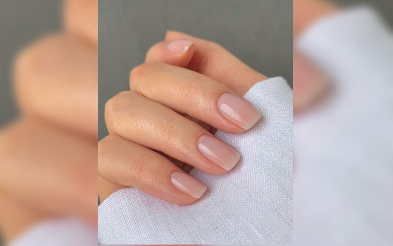 Nude nails: Естественият маникюр отново е на мода