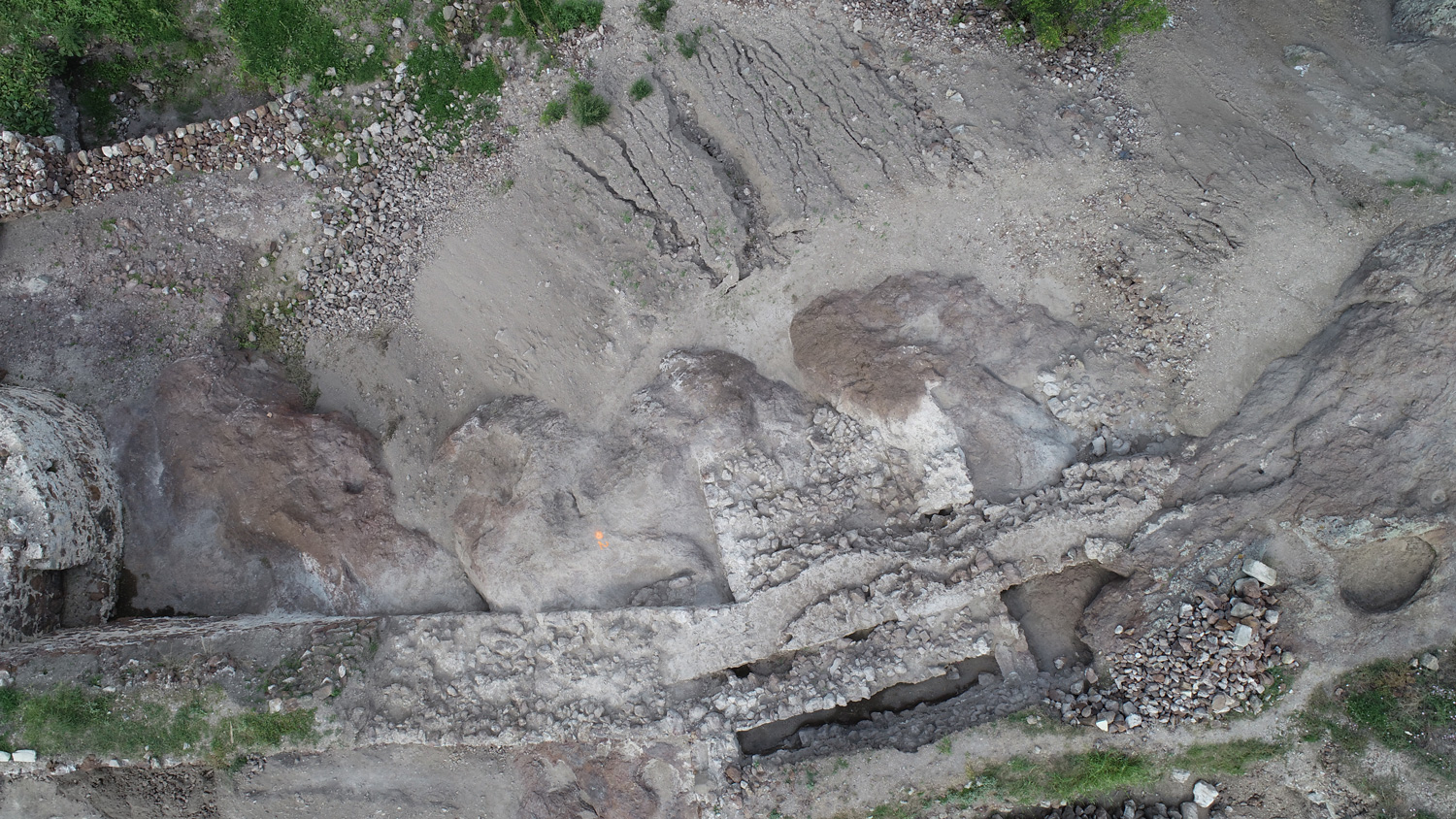 Нова бойна кула на крепостната стена на средновековно Русокастро откриха археолозите 