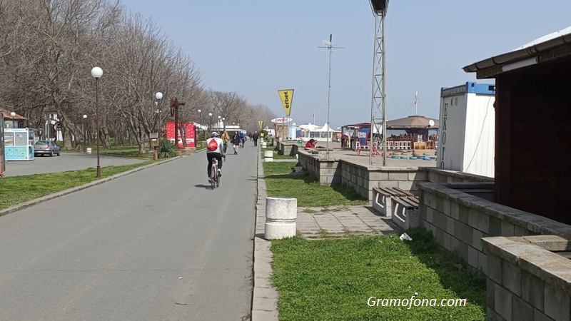 От днес и в Бургас разходките в парка ще излизат скъпо