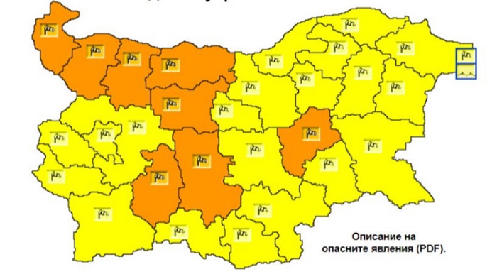 Оранжев код за бурен вятър в осем области на страната за днес