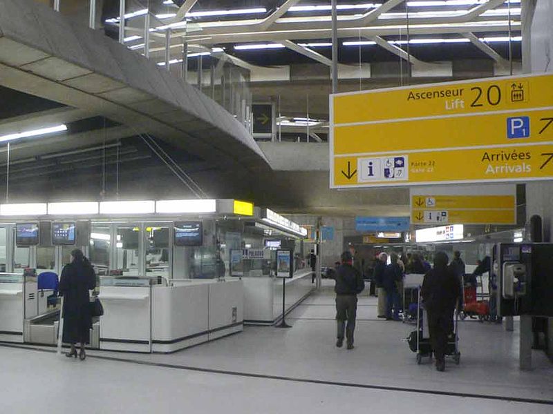 70 българи са блокирани на летище в Париж