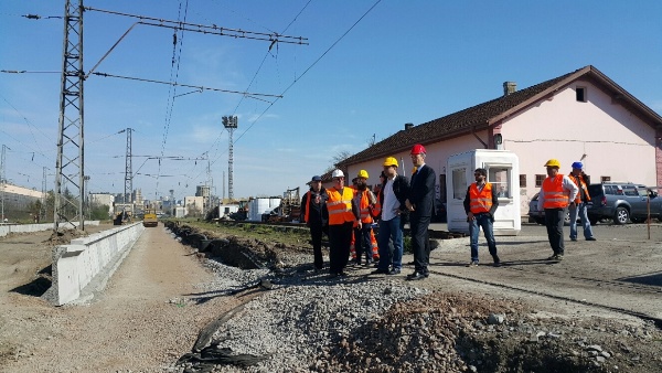 Министър Московски и кметът Николов инспектираха ремонта на бургаската ЖП гара