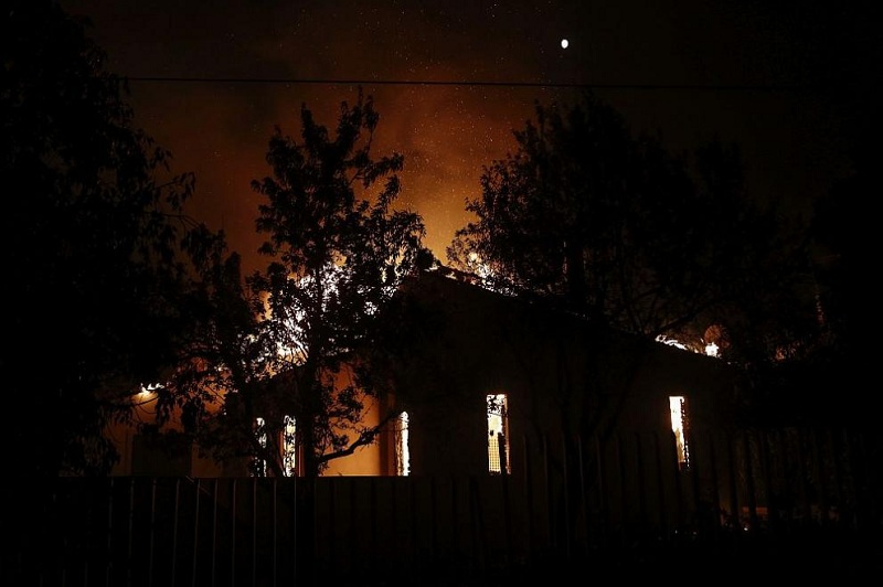 Пожарите в Гърция взеха жертви