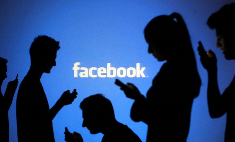 Facebook отново води по популярност в САЩ сред социалните мрежи  