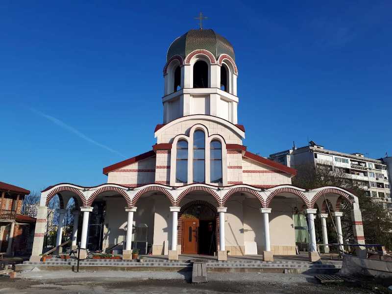 Храм „Свети Николай Чудотворец“ е напълно завършен
