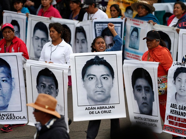 Арестуваха бившия главен прокурор на Мексико заради случай с 43 отвлечени студенти