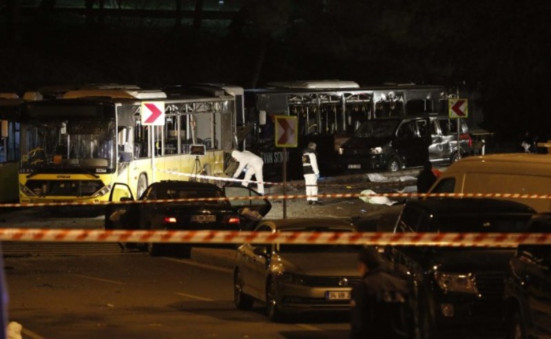 38 души са убити, а над 160 са ранени при бомбените атентати в Истанбул
